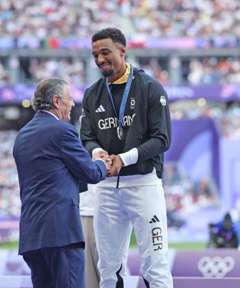 Siegerehrung, Silber für Leo Neugebauer (GER ) Zehnkampf, Athletics, Paris 2024, Olympic Games, Olympische Spiele, Olympia, OS Paris 2024, Olympic Games 2024, 04.08.2024, -