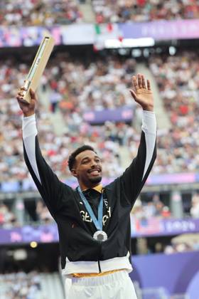 Siegerehrung, Silber für Leo Neugebauer (GER ) Zehnkampf, Athletics, Paris 2024, Olympic Games, Olympische Spiele, Olympia, OS Paris 2024, Olympic Games 2024, 04.08.2024, -