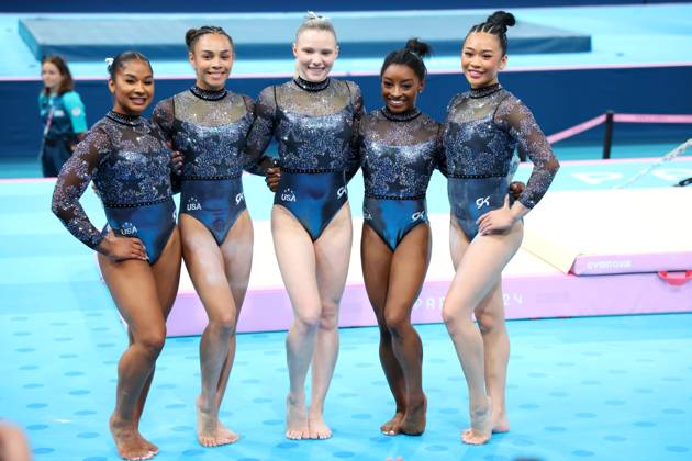 United States of America team group, Mannschaftsbild, Totale (USA), JULY 28, 2024 - Gymnastics - Artistic : Women s Qualification during the Paris 2024 Olympic Games, Olympische Spiele, Olympia, OS at Bercy Arena in Paris, France. (262080744)