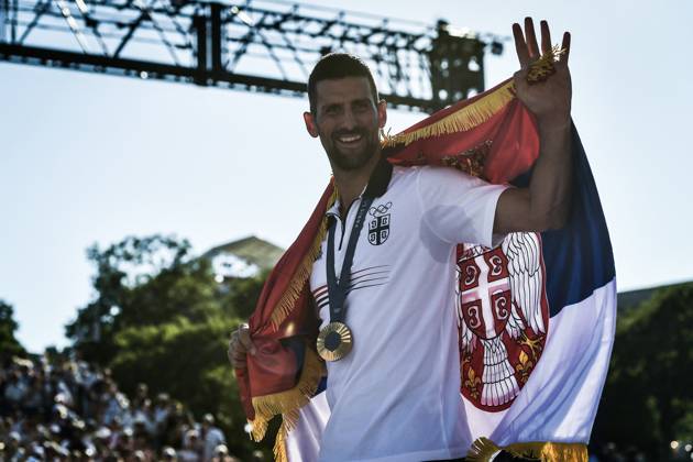 Paris 2024 - Fans welcome medalists at the Parc des Champions in Paris Men s Tennis Singles gold medalist Novak Djokovic of Team Serbia celebrating as fans welcome champions at the Parc des Champions at Trocadero, during the Paris 2024 Olympic Games, Olympische Spiele, Olympia, OS on August 5, 2024. Photo by Firas Abdullah ABACAPRESS.COM Paris Ile-de-France Greece Copyright: xAbdullahxFiras ABACAx