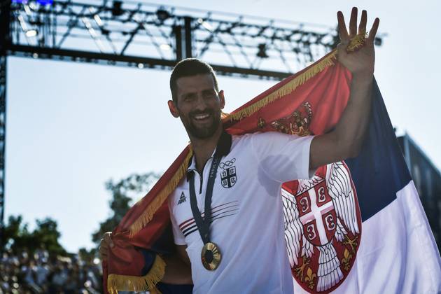 Paris 2024 - Fans welcome medalists at the Parc des Champions in Paris Men s Tennis Singles gold medalist Novak Djokovic of Team Serbia celebrating as fans welcome champions at the Parc des Champions at Trocadero, during the Paris 2024 Olympic Games, Olympische Spiele, Olympia, OS on August 5, 2024. Photo by Firas Abdullah ABACAPRESS.COM Paris Ile-de-France Greece Copyright: xAbdullahxFiras ABACAx