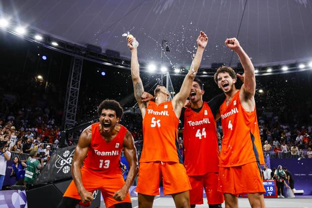 Bilder des Jahres 2024, Sport 08 August Sport Themen der Woche KW32 Sport Bilder des Tages August 5, 2024, Paris, Paris, FRANCE: Team Netherland celebrate the gold medal during Men s Gold Medal Game of the 3x3 Basketball between Spain and Germany on La Concorde 1 during the Paris 2024 Olympics Games on August 5, 2024 in Paris, France. Paris FRANCE - ZUMAa181 20240805_zaa_a181_665 Copyright: xManuxReinox
