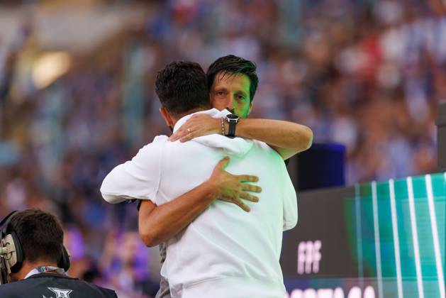 August 3, 2024, Aveiro, Portugal: Ruben Amorim (Sporting CP coach) hugs Victor Bruno (FC Porto coach) during the Supertaca Candido de Oliveira 2024 game between Sporting CP and FC Porto at Estadio Municipal de Aveiro. Final score; Sporting CP 3:4 FC Porto. Aveiro Portugal - ZUMAs197 20240803_aab_s197_066 Copyright: xMaciejxRogowskix