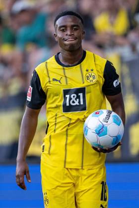06.08.2024, Fussball: Testspiel, Saison 2024 2025, Borussia Moenchengladbach - FC Villareal in Altach. Youssoufa Moukoko (Borussia Dortmund 09, 18) beim Einwurf. Foto: Kirchner-Media DI Copyright: xKirchner-Media DIx