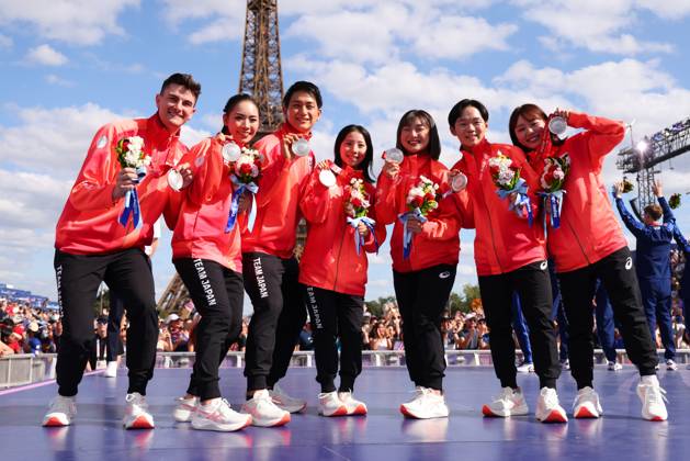 (L to R) Takeru Komatsubara, Misato Komatsubara, Ryuichi Kihara, Riku Miura, Kaori Sakamoto, Yuma Kagiyama, Wakaba Higuchi (JPN), AUGUST 7, 2024 - Figure skating, Eiskunstlauf : The medal allocation ceremony for the figure skating team event of Beijing 2022 Olympic Games, Olympische Spiele, Olympia, OS at the Champions Park at Trocadero during the Paris 2024 Olympic Games in Paris, Frace. Due to Russian Kamilia Valieva was found guilty of doping, the United States team receive gold medal, Japan moved up a step to silver. Noxthirdxpartyxsales  (262437660)