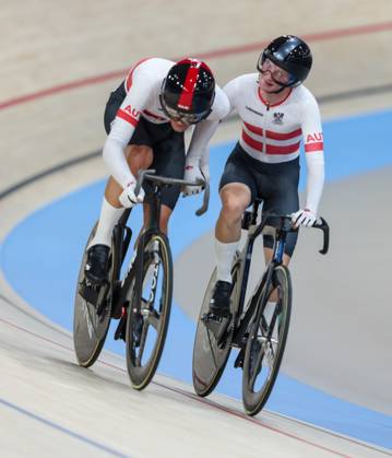 OLYMPICS - Olympic Summer Games 2024 PARIS,FRANCE,10.AUG.24 - OLYMPICS, CYCLING - Olympic Summer Games Paris 2024, mens madison. Image shows Maximilian Schmidbauer and Raphael Kokas (AUT). GEPAxpictures xHaraldxSteiner