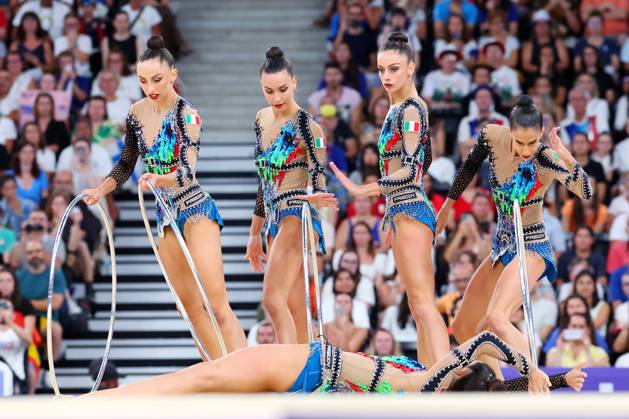 Italy team group, Mannschaftsbild, Totale (ITA), AUGUST 10, 2024 - Rhythmic gymnastics, Rhythmische Sportgymnastik, RSG : Group All-Around Final during the Paris 2024 Olympic Games, Olympische Spiele, Olympia, OS at Porte de La Chapelle Arena in Paris, France. (262886983)