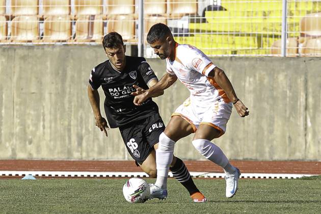 PORTUGAL MY SUPER LEAGUE - ACADEMIC VISEU x GD CHAVES Viseu (PT) 08 10 2024 - PORTUGAL MY SUPER LEAGUE - ACADEMICO VISEU x GD CHAVES - Academico player during the match between Academico x GD Chaves, valid for the 1st round of the Portugal Meu Super League, held at the Fontelo Municipal Stadium, in Viseu, on the evening of this Saturday, (10). (Foto: Alexandre Gomes Thenews2 imago images) SPO Copyright: xALEXANDRExGOMESx