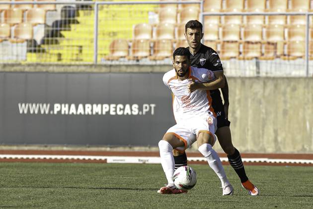 PORTUGAL MY SUPER LEAGUE - ACADEMIC VISEU x GD CHAVES Viseu (PT) 08 10 2024 - PORTUGAL MY SUPER LEAGUE - ACADEMICO VISEU x GD CHAVES - Academico player during the match between Academico x GD Chaves, valid for the 1st round of the Portugal Meu Super League, held at the Fontelo Municipal Stadium, in Viseu, on the evening of this Saturday, (10). (Foto: Alexandre Gomes Thenews2 imago images) SPO Copyright: xALEXANDRExGOMESx