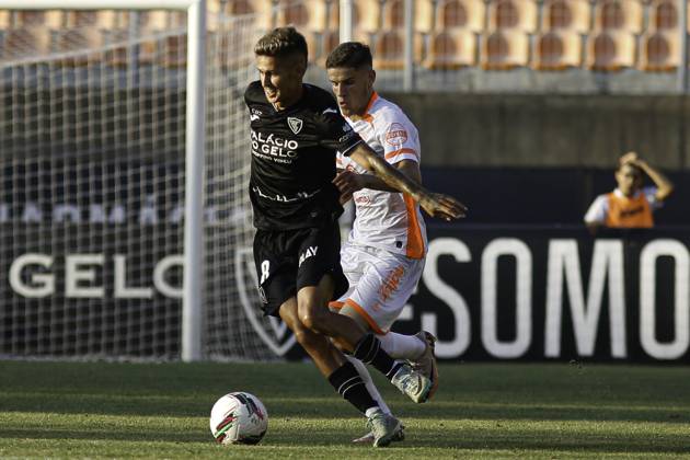 PORTUGAL MY SUPER LEAGUE - ACADEMIC VISEU x GD CHAVES Viseu (PT) 08 10 2024 - PORTUGAL MY SUPER LEAGUE - ACADEMICO VISEU x GD CHAVES - mARQUINHOS player of Academico during the match between Academico x GD Chaves, valid for the 1st round of the Portugal Meu Super League, held at the Fontelo Municipal Stadium, in Viseu, on the night of this Saturday, (10). (Foto: Alexandre Gomes Thenews2 imago images) SPO Copyright: xALEXANDRExGOMESx