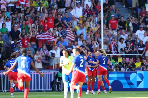 United States of America team group, Mannschaftsbild, Totale (USA), AUGUST 10, 2024 - Football Soccer : Women s Final match between Brazil 0-1 United States of America during the Paris 2024 Olympic Games, Olympische Spiele, Olympia, OS at Parc des Princes in Paris, France. Noxthirdxpartyxsales (262918475)