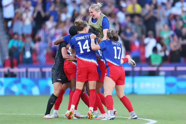 United States of America team group, Mannschaftsbild, Totale (USA), AUGUST 10, 2024 - Football Soccer : Women s Final match between Brazil 0-1 United States of America during the Paris 2024 Olympic Games, Olympische Spiele, Olympia, OS at Parc des Princes in Paris, France. Noxthirdxpartyxsales (262918567)