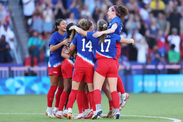 United States of America team group, Mannschaftsbild, Totale (USA), AUGUST 10, 2024 - Football Soccer : Women s Final match between Brazil 0-1 United States of America during the Paris 2024 Olympic Games, Olympische Spiele, Olympia, OS at Parc des Princes in Paris, France. Noxthirdxpartyxsales (262918571)
