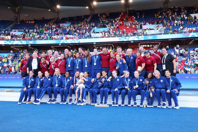 United States of America team group, Mannschaftsbild, Totale (USA), AUGUST 10, 2024 - Football Soccer : Women s Medal Ceremony during the Paris 2024 Olympic Games, Olympische Spiele, Olympia, OS at Parc des Princes in Paris, France. Noxthirdxpartyxsales (262918623)