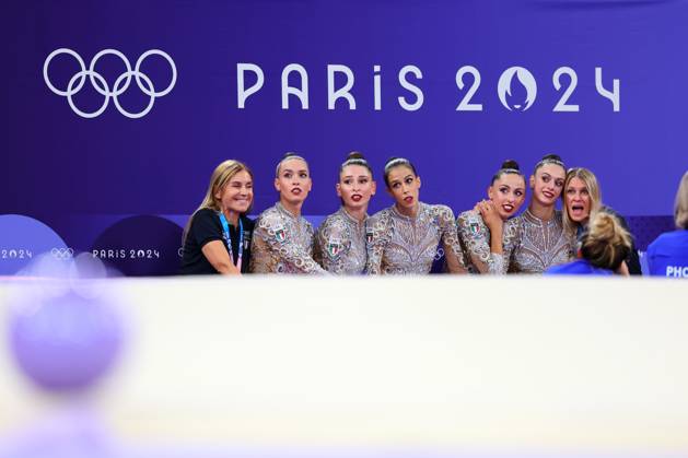 Italy team group, Mannschaftsbild, Totale (ITA), AUGUST 10, 2024 - Rhythmic gymnastics, Rhythmische Sportgymnastik, RSG : Group All-Around Final during the Paris 2024 Olympic Games, Olympische Spiele, Olympia, OS at Porte de La Chapelle Arena in Paris, France. (262920529)