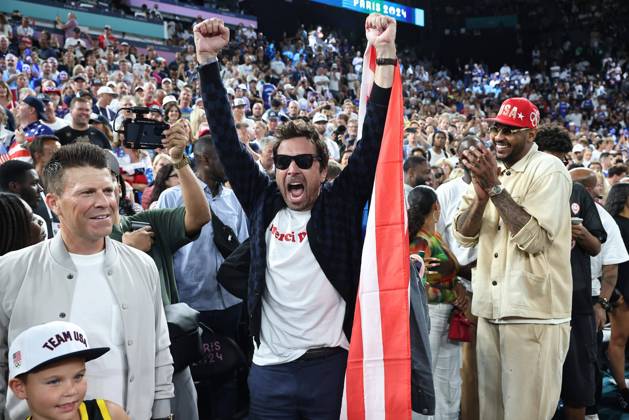 Bilder des Jahres 2024, Sport 08 August Sport Themen der Woche KW32 JEUX OLYMPIQUES PARIS 2024 PHOTOPQR LE PARISIEN LP Fred Dugit ; Paris ; 10 08 2024 ; JO Paris 2024 Paris (XIIe), le 10 08 2024 Arena Bercy Finale de Basketball Hommes France - USA LP Fred Dugit Jimmy Fallon - The Paris 2024 Summer Olympic Games, Olympische Spiele, Olympia, OS (Jul 26-Aug 11, 2024).