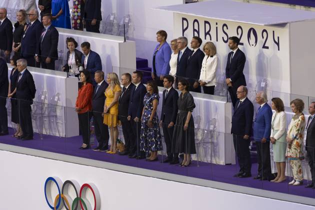 Emmanuel Macron Président de la République française, Thomas Bach Président du Comité international olympique Tony Estanguet Closing Ceremony during the Olympic Games, Olympische Spiele, Olympia, OS Paris 2024 on 11 August 2024 at Stade de France in Saint-Denis near Paris, France - Photo Gregory Lenormand DPPI Media Panoramic OLYMPIC GAMES PARIS 2024 - CLOSING CEREMONY DPPI Panoramic 21024019_GRL_71847-Avec accentuation-Bruit-1