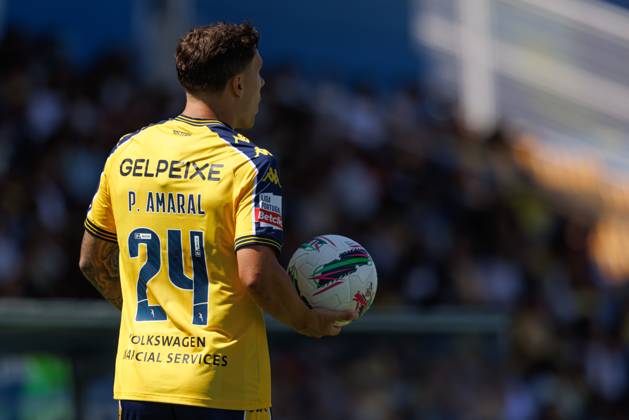 Pedro Amaral during Liga Portugal game between teams of GD Estoril Praia and CD Santa Clara at Estadio Antonio Coimbra da Mota (Maciej Rogowski) Estoril Estadio Antonio Coimbra Da Mota Portugal Copyright: xMaciejxRogowskix estorilsantaclarafull202425-039