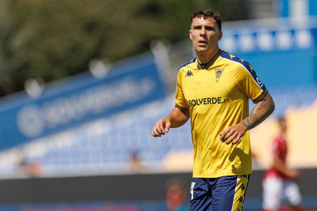Pedro Amaral during Liga Portugal game between teams of GD Estoril Praia and CD Santa Clara at Estadio Antonio Coimbra da Mota (Maciej Rogowski) Estoril Estadio Antonio Coimbra Da Mota Portugal Copyright: xMaciejxRogowskix estorilsantaclarafull202425-041
