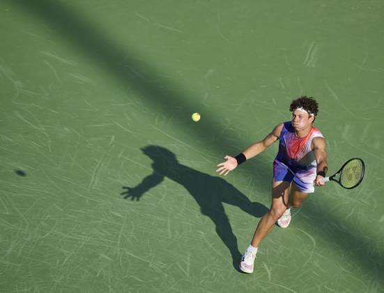 CINCINNATI, OH - AUGUST 17: Ben Shelton of the USA hits a forehand in the match against Alexander Zverev of Germany during the quarterfinal round of the Cincinnati Open at the Lindner Family Tennis Center on August 17, 2024 in Mason, OH. (Photo by Shelley Lipton Icon Sportswire) TENNIS: AUG 17 Cincinnati Open EDITORIAL USE ONLY Icon240817498