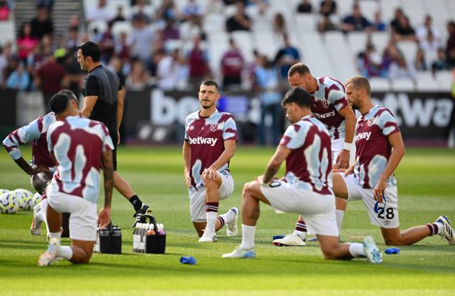 Football - Premier League - West Ham United vs Aston Villa - London Stadium - Saturday 17th August 2024. West Ham United s Guido Rodriguez. COLORSPORT ASHLEY WESTERN