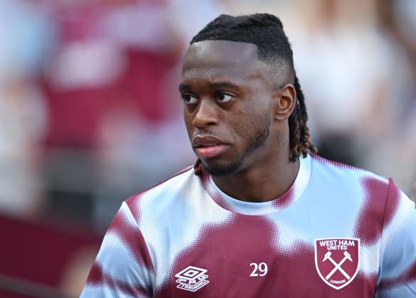 Football - Premier League - West Ham United vs Aston Villa - London Stadium - Saturday 17th August 2024. West Ham United s Aaron Wan-Bissaka. COLORSPORT ASHLEY WESTERN