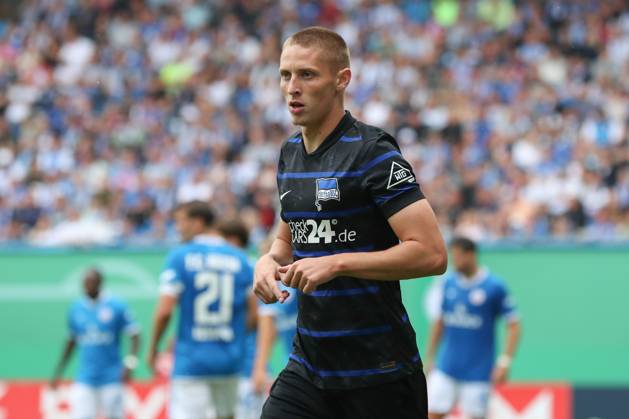 18.08.2024, xtgx, Fussball DFB Pokal 1. Runde, FC Hansa Rostock - Hertha BSC Berlin emspor, v.l. Palko Dardai (Hertha, 20) (DFL DFB REGULATIONS PROHIBIT ANY USE OF PHOTOGRAPHS as IMAGE SEQUENCES and or QUASI-VIDEO) Rostock