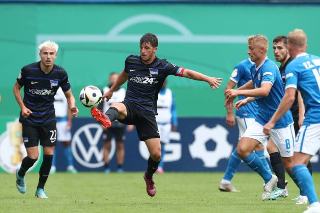 18.08.2024, xtgx, Fussball DFB Pokal 1. Runde, FC Hansa Rostock - Hertha BSC Berlin emspor, v.l. Diego Demme (Hertha, 6) (DFL DFB REGULATIONS PROHIBIT ANY USE OF PHOTOGRAPHS as IMAGE SEQUENCES and or QUASI-VIDEO) Rostock