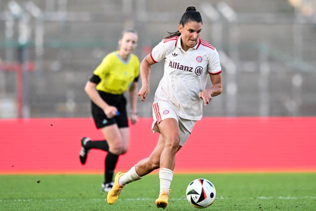 Fußball, Freundschaftsspiel, 20240820, FC Bayern München - Juventus Turin. Im Bild Jovana DAMNJANOVIC (FC Bayern München Frauen, 9) Dribbling Ball. Unterhaching uhlsport PARK Bayern Deutschland Copyright: Passion2Press MarkusxFischerx