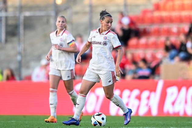Fußball, Freundschaftsspiel, 20240820, FC Bayern München - Juventus Turin. Im Bild Julia Zigiotti OLME (FC Bayern München Frauen, 16) Dribbling Ball. Unterhaching uhlsport PARK Bayern Deutschland Copyright: Passion2Press MarkusxFischerx