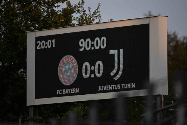 Fußball, Freundschaftsspiel, 20240820, FC Bayern München - Juventus Turin. Im Bild Anzeigetafel Leinwand Videowall Videowand Endstand 0:0. Unterhaching uhlsport PARK Bayern Deutschland Copyright: Passion2Press MarkusxFischerx