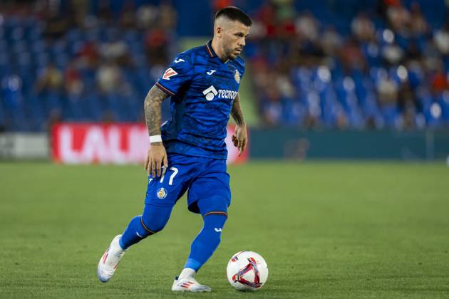 Getafe CF vs Rayo Vallecano - La Liga EA Sports 2024 25 Carles Perez of Getafe CF during the La Liga EA Sports 2024 25 football match between Getafe CF vs Rayo Vallecano at Estadio Coliseum on August 24, 2024 in Getafe, Spain. Getafe Estadio Coliseum Madrid Spain Copyright: xAlbertoxGardinx AGardin_20240824_Football_Liga_Getafe_Rayo_Vallecano_072