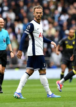 Tottenham Hotspur v Everton Premier League 242024. James Maddison during the Premier League match between Tottenham Hotspur and Everton at Tottenham Hotspur Stadium, London, United Kingdom on 24 August 2024. London Tottenham Hotspur Stadium London United Kingdom Editorial use only DataCo restrictions apply See www.football-dataco.com , Copyright: xClivexHowesx PSI-20258-0109