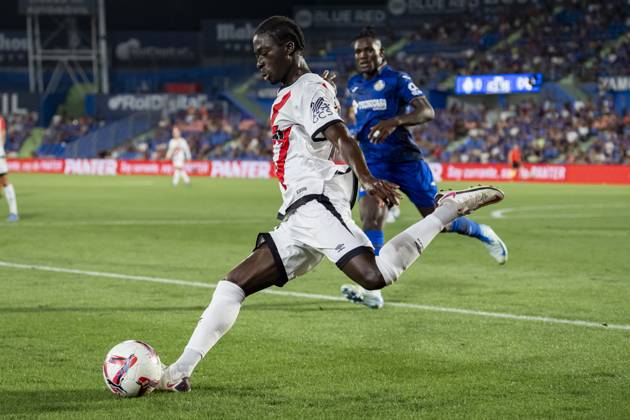 Getafe CF vs Rayo Vallecano - La Liga EA Sports 2024 25 Abdul Mumin of Rayo Vallecano attempts a kick during the La Liga EA Sports 2024 25 football match between Getafe CF vs Rayo Vallecano at Estadio Coliseum on August 24, 2024 in Getafe, Spain. Getafe Estadio Coliseum Madrid Spain Copyright: xAlbertoxGardinx AGardin_20240824_Football_Liga_Getafe_Rayo_Vallecano_087