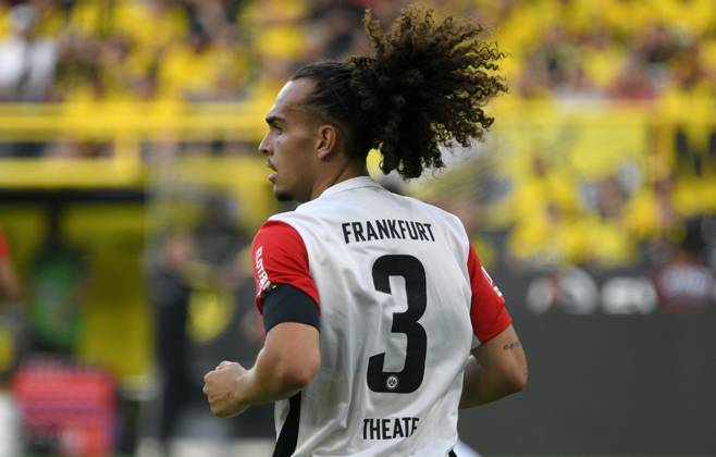 Signal Iduna Arena Dortmund 24.8.2024, 1. Fussball Bundesliga Saison 2024 25 1.Spieltag, Borussia Dortmund (BVB, gelb) vs Eintracht Frankfurt (SGE, weiss) 2:0 - Arthur Theate (SGE)