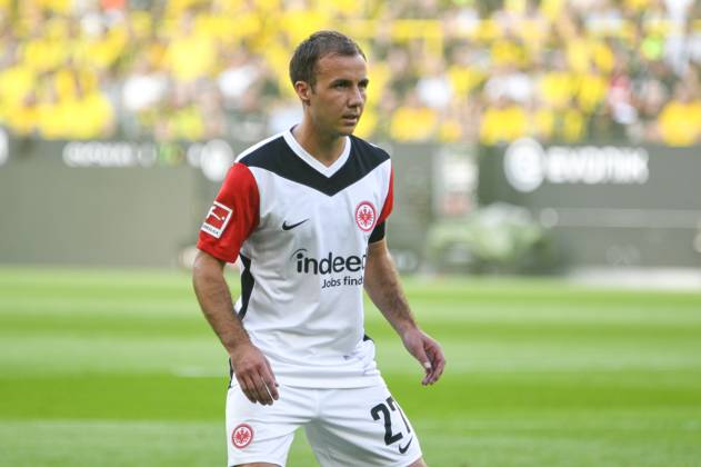 Signal Iduna Arena Dortmund 24.8.2024, 1. Fussball Bundesliga Saison 2024 25 1.Spieltag, Borussia Dortmund (BVB, gelb) vs Eintracht Frankfurt (SGE, weiss) 2:0 - Mario Götze (Goetze, SGE)