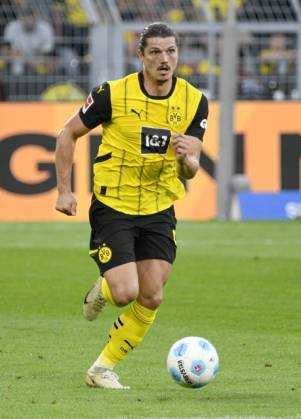 Signal Iduna Arena Dortmund 24.8.2024, 1. Fussball Bundesliga Saison 2024 25 1.Spieltag, Borussia Dortmund (BVB, gelb) vs Eintracht Frankfurt (SGE, weiss) 2:0 - Marcel Sabitzer (BVB)