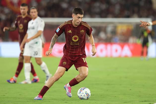 Rome, Italy 25.08.2024 : Matias Soule of Roma during Italian football championship Serie A Enilive 2024-2025 match AS Roma Vs Empoli FC at Stadio Olimpico in Rome on August 25, 2024. Copyright: xMarcoxIacobucci IPAxSportx xipa-x xx IPA_49078100 IPA_Agency_IPA49078100