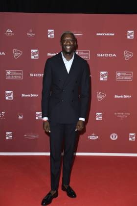 Owen Ansah bei der Ankunft zu der Preisverleihung des BILD-Award am 26.08.2024 in der Fischauktionshalle in Hamburg