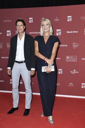 Marcus Höfl und Maria Höfl-Riesch bei der Ankunft zu der Preisverleihung des BILD-Award am 26.08.2024 in der Fischauktionshalle in Hamburg