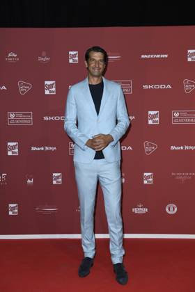 Jonas Boldt bei der Ankunft zu der Preisverleihung des BILD-Award am 26.08.2024 in der Fischauktionshalle in Hamburg