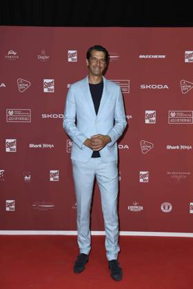 Jonas Boldt bei der Ankunft zu der Preisverleihung des BILD-Award am 26.08.2024 in der Fischauktionshalle in Hamburg