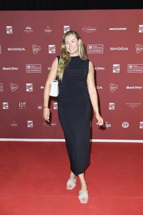 Laura Nolte (Olympiasiegerin im Zweierbob) bei der Ankunft zu der Preisverleihung des BILD-Award am 26.08.2024 in der Fischauktionshalle in Hamburg