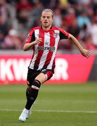 London, England, 31st August 2024. Brentford s Mathias Jensen during the Premier League match at Gtech Community Stadium, London. Picture credit should read: David Klein Sportimage EDITORIAL USE ONLY. No use with unauthorised audio, video, data, fixture lists, club league logos or live services. Online in-match use limited to 120 images, no video emulation. No use in betting, games or single club league player publications. SPI-3288-0046