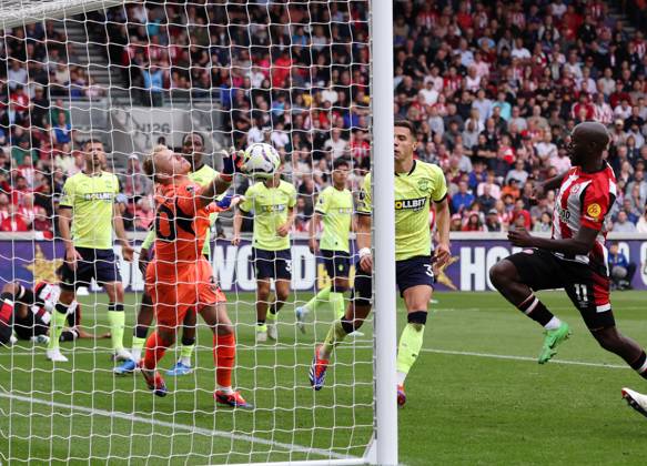London, England, 31st August 2024. Brentford s Yoane Wissa scoring his sides third goal during the Premier League match at Gtech Community Stadium, London. Picture credit should read: David Klein Sportimage EDITORIAL USE ONLY. No use with unauthorised audio, video, data, fixture lists, club league logos or live services. Online in-match use limited to 120 images, no video emulation. No use in betting, games or single club league player publications. SPI-3288-0090