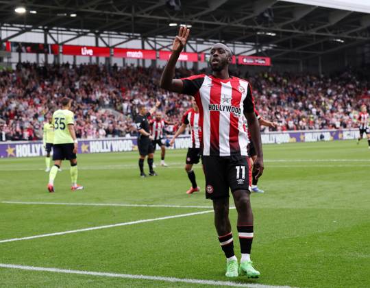 London, England, 31st August 2024. Brentford s Yoane Wissa celebrates scoring his sides third goal during the Premier League match at Gtech Community Stadium, London. Picture credit should read: David Klein Sportimage EDITORIAL USE ONLY. No use with unauthorised audio, video, data, fixture lists, club league logos or live services. Online in-match use limited to 120 images, no video emulation. No use in betting, games or single club league player publications. SPI-3288-0096