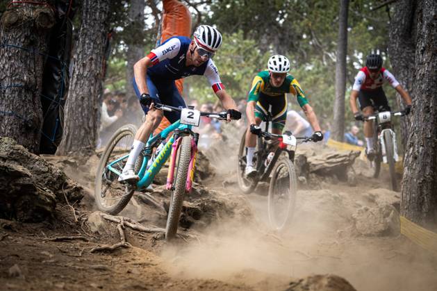 Bilder des Jahres 2024, Sport 09 September Sport Themen der Woche KW35 Sport Bilder des Tages From left bikers Victor Koretzky (France), Alan Hatherly (South Africa) and Filippo Colombo (Switzerland) in action during the UCI World Mountain Bike Cross-Country Championships Men Elite in Vallnord, Andorra, on September 1, 2024. (CTKxPhoto MichalxCerveny) CTKPhotoF202409020001101  CTKPhotoF202409020001101