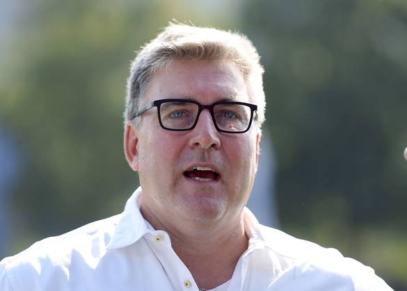 31.08.2024, xhbx, Fussball Google Pixel Frauen-Bundesliga, Eintracht Frankfurt - FC Carl Zeiss Jena emspor, v.l. Axel Hellmann (Vorstandssprecher Eintracht Frankfurt Fussball AG) (DFL DFB REGULATIONS PROHIBIT ANY USE OF PHOTOGRAPHS as IMAGE SEQUENCES and or QUASI-VIDEO) Frankfurt am Main