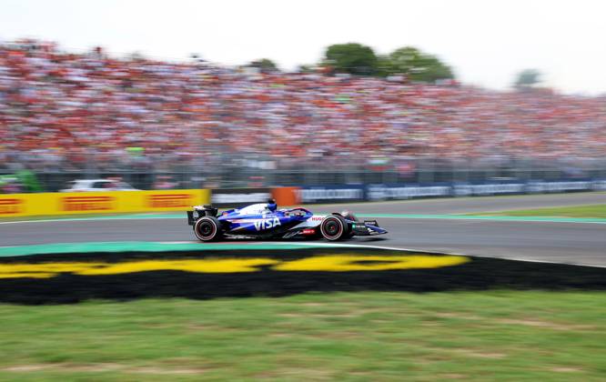 01.09.2024, xrarjax, Motorsport FIA Formel 1, Großer Preis von Italien 2024 emspor, v.l. Daniel Ricciardo (Racing Bulls) Startnummer 03 Monza