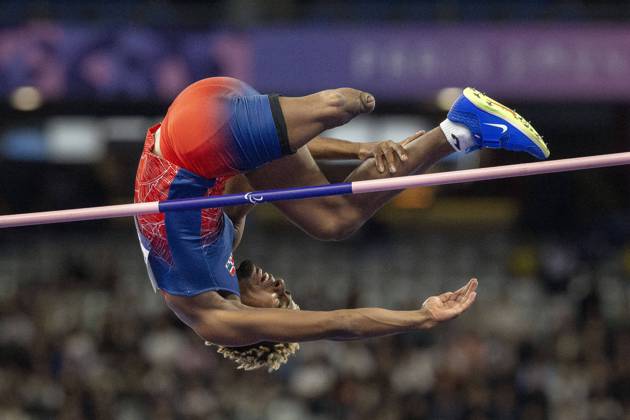 Bilder des Jahres 2024, Sport 09 September Sport Themen der Woche KW36 September 3, 2024, Paris, Ile de France, France: September 3, 2024: The Dominican Republic s WAGNER ASTACIO hits the bar on a high jump attempt at the Men s High Jump - T63 at the Paris 2024 Paralympics. Paris France - ZUMAh234 20240903_oly_h234_023 Copyright: xMarkxEdwardxHarrisx